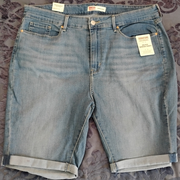 Signature by Levi Strauss Pants - Women's Levi's Shorts / NWT